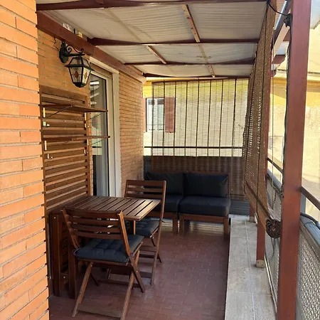 Splendido Attico Con Terrazza A Trastevere דירה רומא