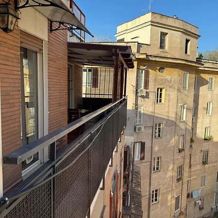 דירה Splendido Attico Con Terrazza A Trastevere רומא
